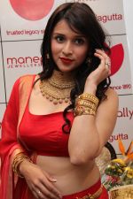 MANNARA CHOPRA IN SIZZLING RED LAUNCHES VADDANAM & UNCUT DIAMOND MELA AT MANEPALLY JEWELLERS